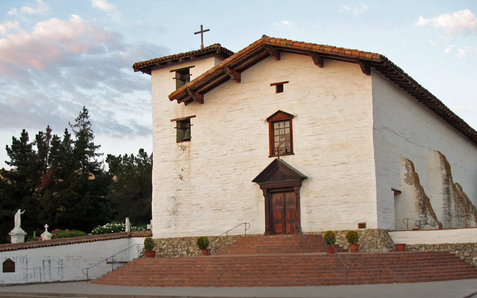 Front facade of the Mission San Jose church building in Fremont, California